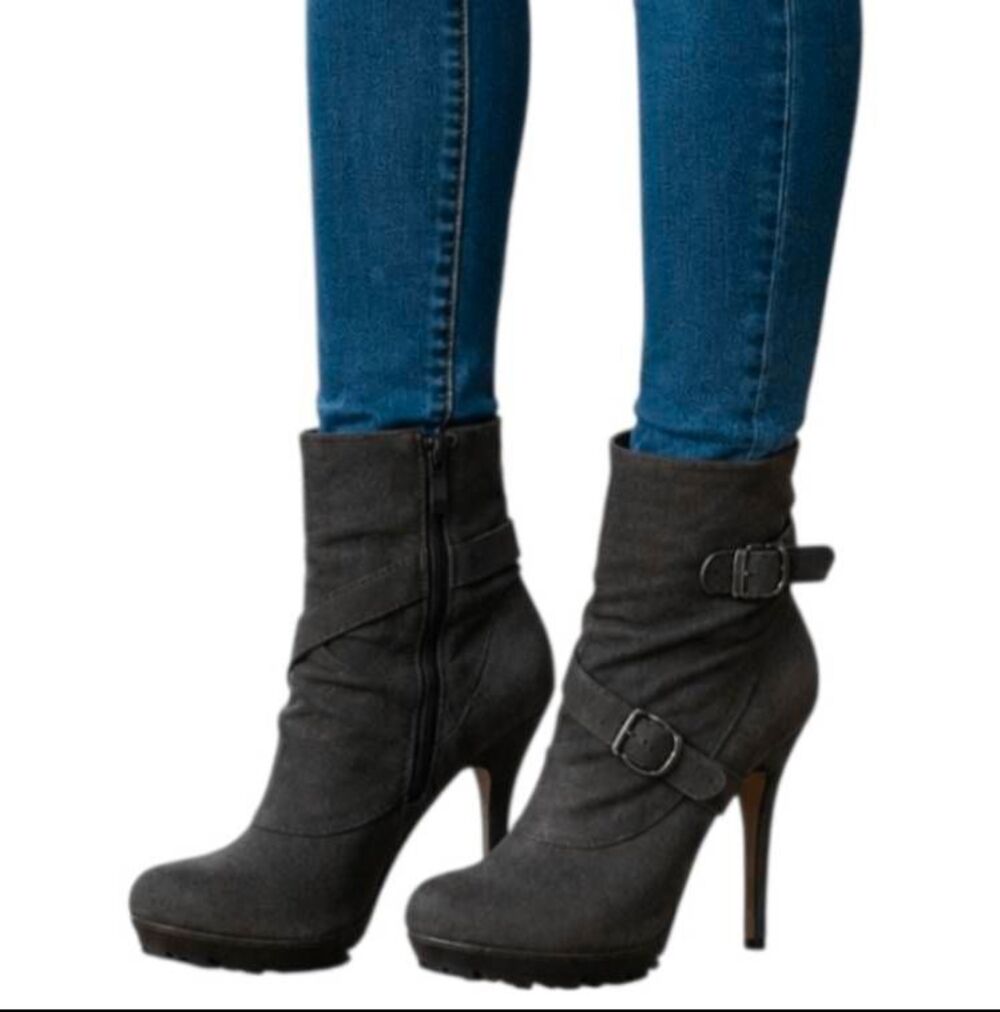 NWOB BOUTIQUE 9 Olita Suede Strappy Ankle Boot Size 10M